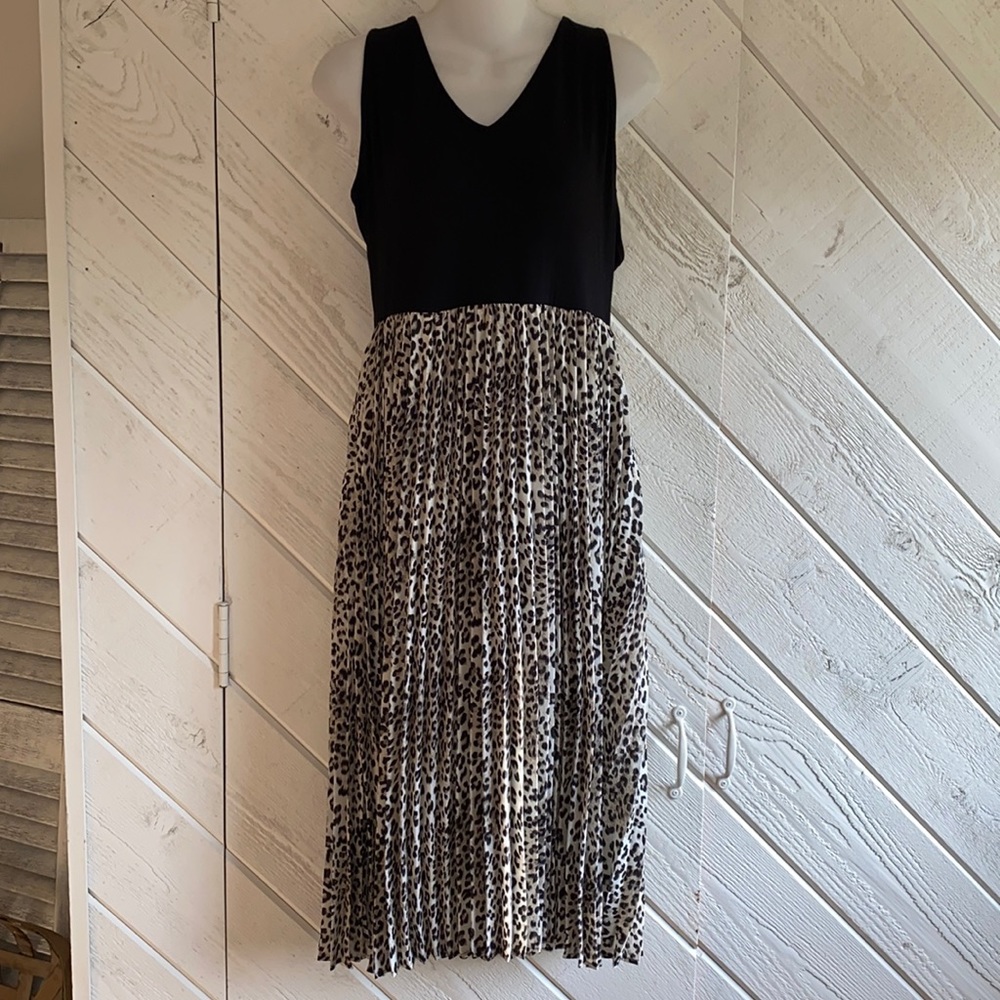 Never worn! Leopard midi dress